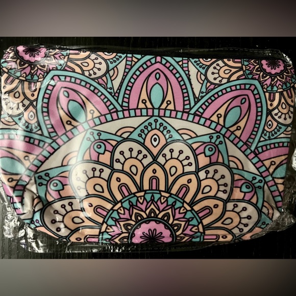 π€π 10/31 Boutiques Host Pick!!! NEW- Mandala-Inspired Makeup Bags ππ€ - Picture 11 of 16
